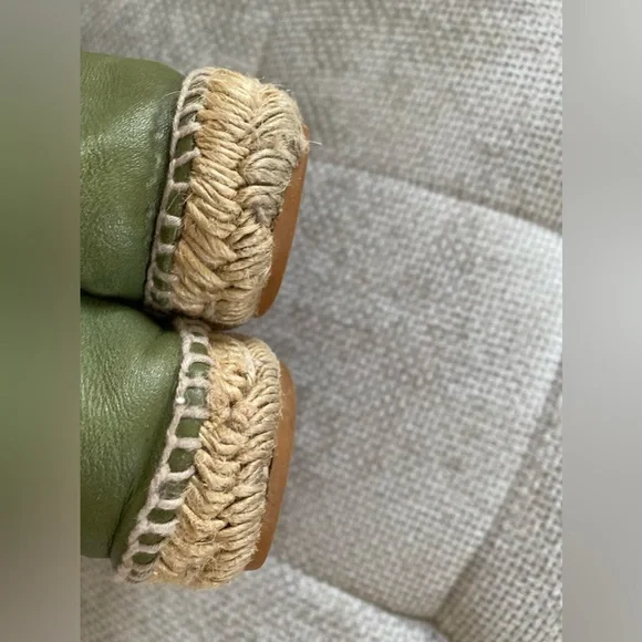 Chanel Olive Lambskin Leather Espadrilles Flats Slip on CC Logo